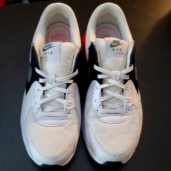 Brand New Womens Nike Air Max Size 7 (NO LONGER HAVE THE BOX) - Picture 4 of 9